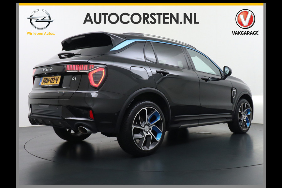 Lynk & Co 01 1.5 PHEV AUT-7 261pk Pano-Schuif-K-dak 20" 360°Camera Apple Carplay Android Auto Adaptive-Cruise Navi Pdc Ecc Keyless Led Plug-I Elek.Memory.Stoel File assistent Dodehoek detector Elektrisch bedienbare achterklep Rijstrooksensor Wifi Verkeersbord detectie 425Nm koppel 3,7kw laadvermogen A-label Euro 6 Hybride Benzine/Elektrisch rijden tot ca.69km 1.800kg trekvermogen