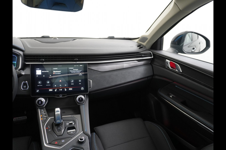 Lynk & Co 01 1.5 PHEV AUT-7 261pk Pano-Schuif-K-dak 20" 360°Camera Apple Carplay Android Auto Adaptive-Cruise Navi Pdc Ecc Keyless Led Plug-I Elek.Memory.Stoel File assistent Dodehoek detector Elektrisch bedienbare achterklep Rijstrooksensor Wifi Verkeersbord detectie 425Nm koppel 3,7kw laadvermogen A-label Euro 6 Hybride Benzine/Elektrisch rijden tot ca.69km 1.800kg trekvermogen