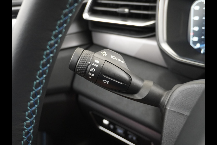 Lynk & Co 01 1.5 PHEV AUT-7 261pk Pano-Schuif-K-dak 20" 360°Camera Apple Carplay Android Auto Adaptive-Cruise Navi Pdc Ecc Keyless Led Plug-I Elek.Memory.Stoel File assistent Dodehoek detector Elektrisch bedienbare achterklep Rijstrooksensor Wifi Verkeersbord detectie 425Nm koppel 3,7kw laadvermogen A-label Euro 6 Hybride Benzine/Elektrisch rijden tot ca.69km 1.800kg trekvermogen