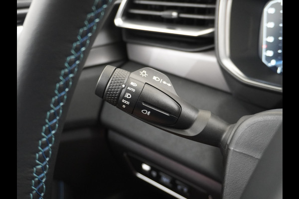 Lynk & Co 01 1.5 PHEV AUT-7 261pk Pano-Schuif-K-dak 20" 360°Camera Apple Carplay Android Auto Adaptive-Cruise Navi Pdc Ecc Keyless Led Plug-I Elek.Memory.Stoel File assistent Dodehoek detector Elektrisch bedienbare achterklep Rijstrooksensor Wifi Verkeersbord detectie 425Nm koppel 3,7kw laadvermogen A-label Euro 6 Hybride Benzine/Elektrisch rijden tot ca.69km 1.800kg trekvermogen