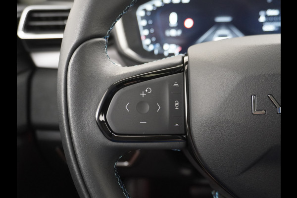 Lynk & Co 01 1.5 PHEV AUT-7 261pk Pano-Schuif-K-dak 20" 360°Camera Apple Carplay Android Auto Adaptive-Cruise Navi Pdc Ecc Keyless Led Plug-I Elek.Memory.Stoel File assistent Dodehoek detector Elektrisch bedienbare achterklep Rijstrooksensor Wifi Verkeersbord detectie 425Nm koppel 3,7kw laadvermogen A-label Euro 6 Hybride Benzine/Elektrisch rijden tot ca.69km 1.800kg trekvermogen