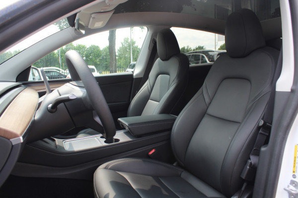 Tesla Model Y Long Range AWD 75 kWh / SoH 91.9% / Autopilot / Panoramadak / Camera / 20'' / Keyless / Leder / Dodehoek / Navigatie / Stoelverwarming