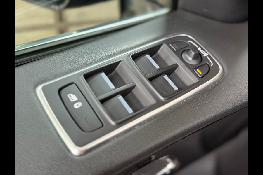 Jaguar F-Pace 2.0 Portfolio AWD 20d | Meridian | Pano | Trekhaak | Navi