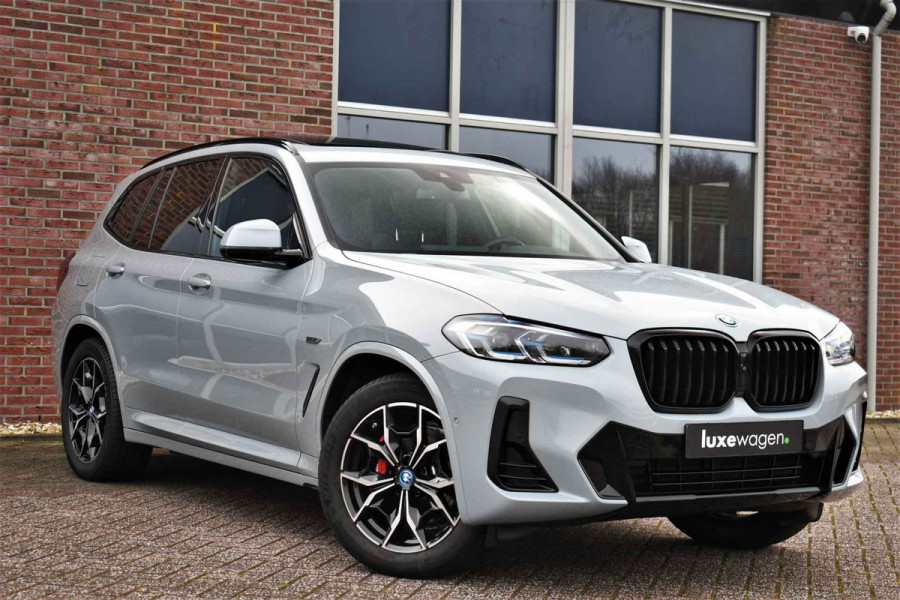 BMW X3 xDrive30e M-Sport Pano Trekhaak Camera HiFi DA-pack