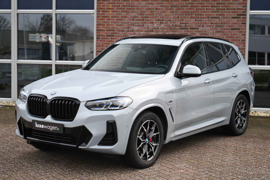 BMW X3 xDrive30e M-Sport Pano Trekhaak Camera HiFi DA-pack