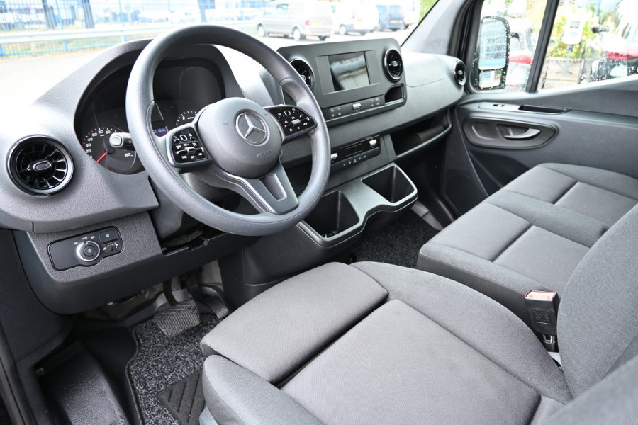 Mercedes-Benz Sprinter 317 CDI L2H2 RWD 3500 kg trekhaak, Geveerde stoel, Navigatie met camera