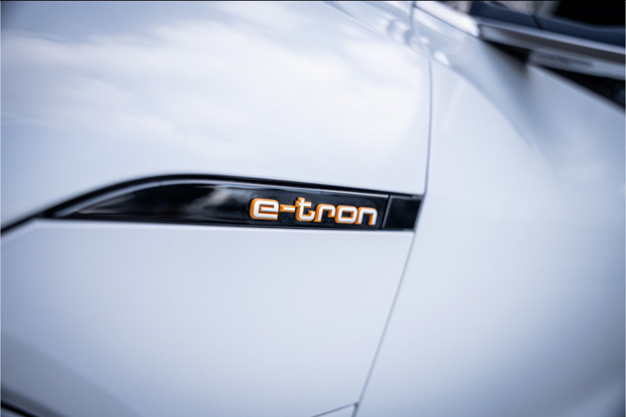 Audi e-tron 55 quattro Advanced Pro Line Plus 95 kWh ** Panodak ** B&O ** 21"