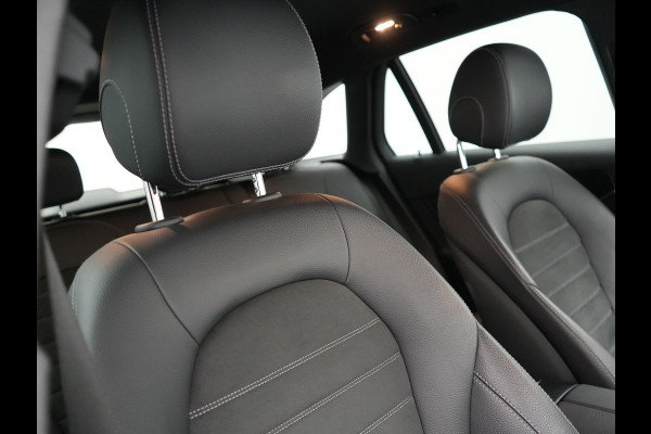Mercedes-Benz GLC 300e 4MATIC AMG Plug In Hybrid 320pk Dealer O.H PHEV | Alcantara Sportstoelen Verwarmd | Cruise Control | Camera | Apple Carplay | 19"L.M | Navi Full Map | DAB |
