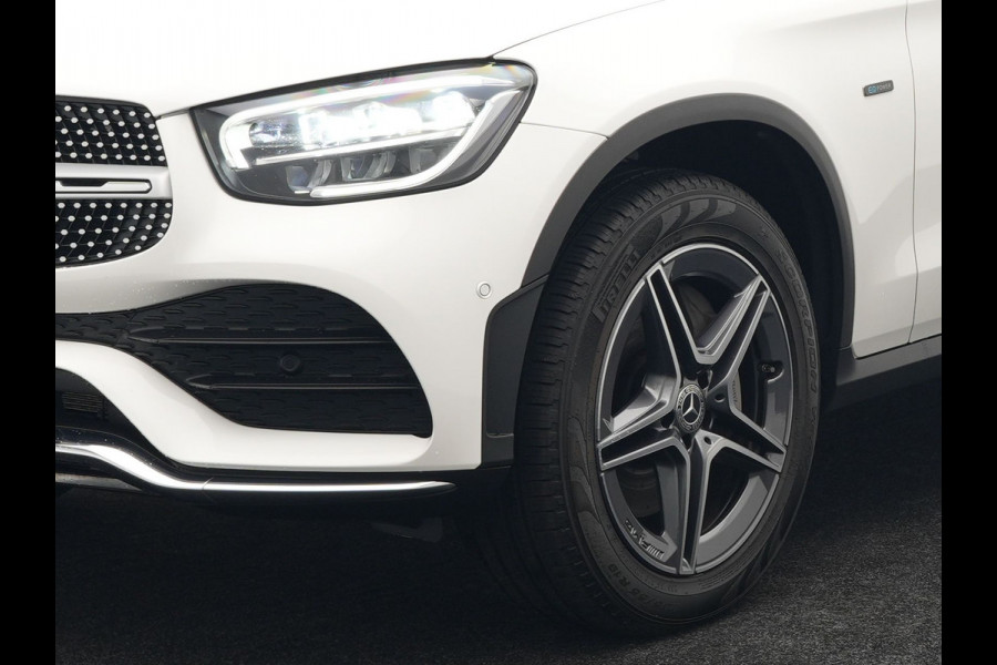 Mercedes-Benz GLC 300e 4MATIC AMG Plug In Hybrid 320pk Dealer O.H PHEV | Alcantara Sportstoelen Verwarmd | Cruise Control | Camera | Apple Carplay | 19"L.M | Navi Full Map | DAB |