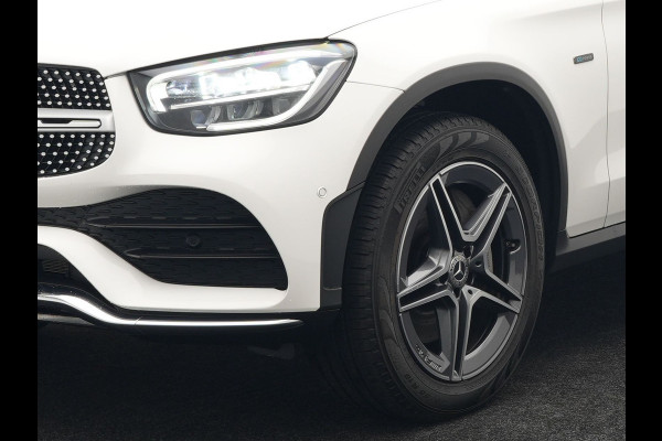 Mercedes-Benz GLC 300e 4MATIC AMG Plug In Hybrid 320pk Dealer O.H PHEV | Alcantara Sportstoelen Verwarmd | Cruise Control | Camera | Apple Carplay | 19"L.M | Navi Full Map | DAB |