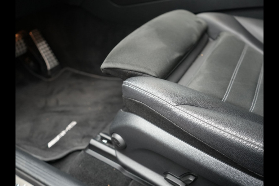Mercedes-Benz GLC 300e 4MATIC AMG Plug In Hybrid 320pk Dealer O.H PHEV | Alcantara Sportstoelen Verwarmd | Cruise Control | Camera | Apple Carplay | 19"L.M | Navi Full Map | DAB |