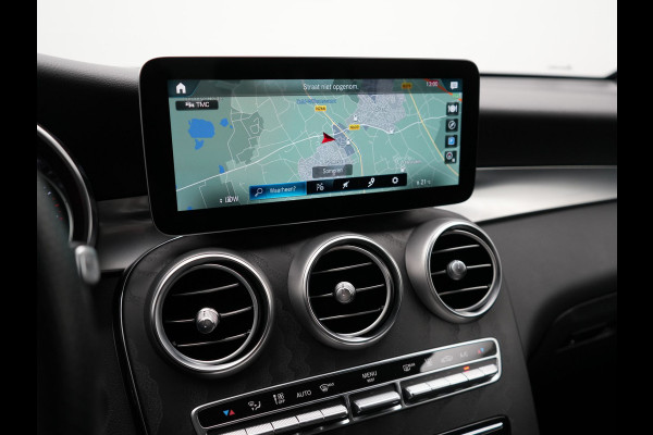 Mercedes-Benz GLC 300e 4MATIC AMG Plug In Hybrid 320pk Dealer O.H PHEV | Alcantara Sportstoelen Verwarmd | Cruise Control | Camera | Apple Carplay | 19"L.M | Navi Full Map | DAB |