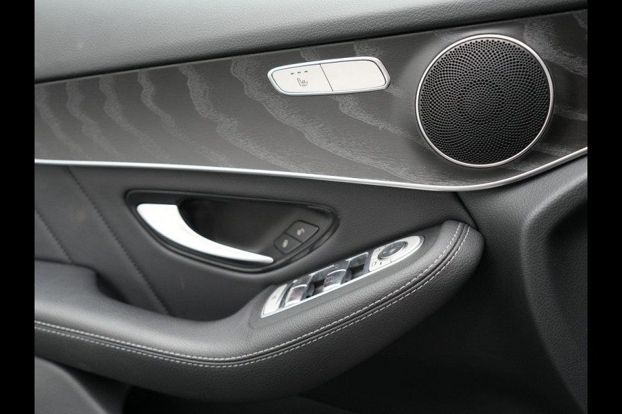 Mercedes-Benz GLC 300e 4MATIC AMG Plug In Hybrid 320pk Dealer O.H PHEV | Alcantara Sportstoelen Verwarmd | Cruise Control | Camera | Apple Carplay | 19"L.M | Navi Full Map | DAB |