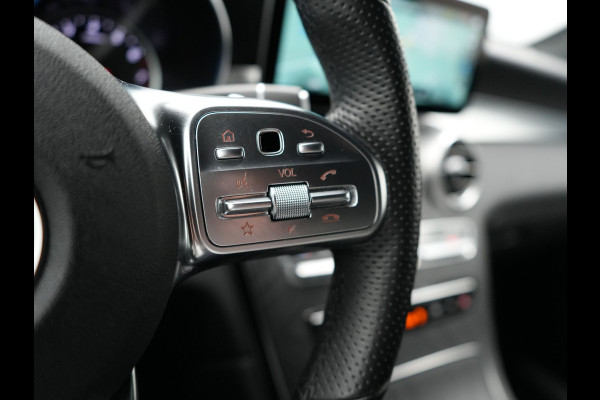 Mercedes-Benz GLC 300e 4MATIC AMG Plug In Hybrid 320pk Dealer O.H PHEV | Alcantara Sportstoelen Verwarmd | Cruise Control | Camera | Apple Carplay | 19"L.M | Navi Full Map | DAB |
