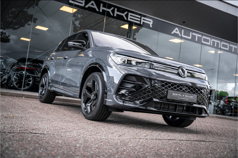 Volkswagen Tiguan 1.5 eHybrid R-Line Edition ** HUD ** Trekhaak ** 360 camera ** Massage Blackstyle **