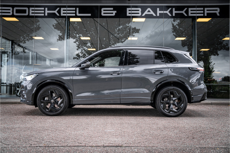 Volkswagen Tiguan 1.5 eHybrid R-Line Edition ** HUD ** Trekhaak ** 360 camera ** Massage Blackstyle **