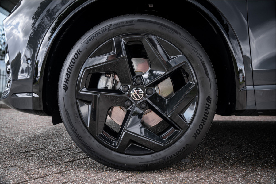 Volkswagen Tiguan 1.5 eHybrid R-Line Edition ** HUD ** Trekhaak ** 360 camera ** Massage Blackstyle **