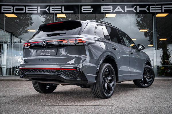 Volkswagen Tiguan 1.5 eHybrid R-Line Edition ** HUD ** Trekhaak ** 360 camera ** Massage Blackstyle **