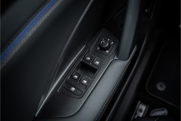 Volkswagen Tiguan 1.5 eHybrid R-Line Edition ** HUD ** Trekhaak ** 360 camera ** Massage Blackstyle **