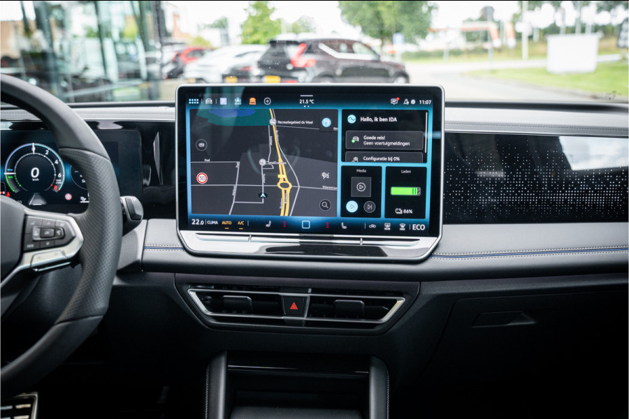 Volkswagen Tiguan 1.5 eHybrid R-Line Edition ** HUD ** Trekhaak ** 360 camera ** Massage Blackstyle **
