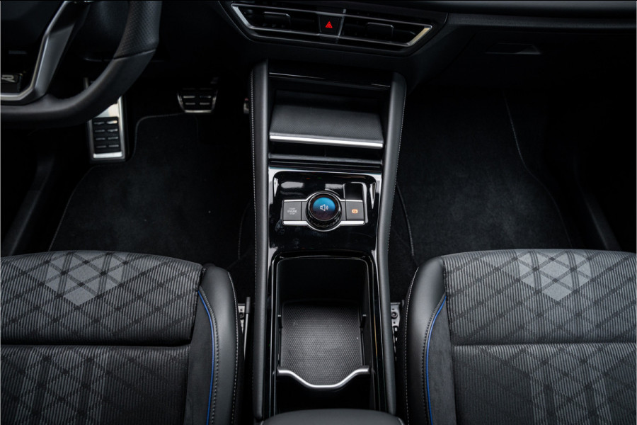 Volkswagen Tiguan 1.5 eHybrid R-Line Edition ** HUD ** Trekhaak ** 360 camera ** Massage Blackstyle **