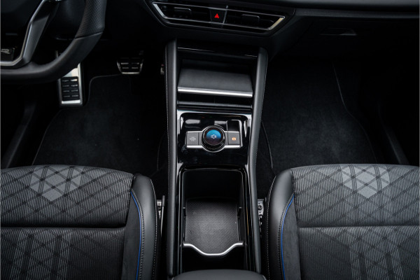 Volkswagen Tiguan 1.5 eHybrid R-Line Edition ** HUD ** Trekhaak ** 360 camera ** Massage Blackstyle **