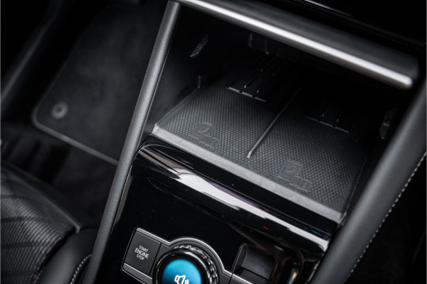 Volkswagen Tiguan 1.5 eHybrid R-Line Edition ** HUD ** Trekhaak ** 360 camera ** Massage Blackstyle **