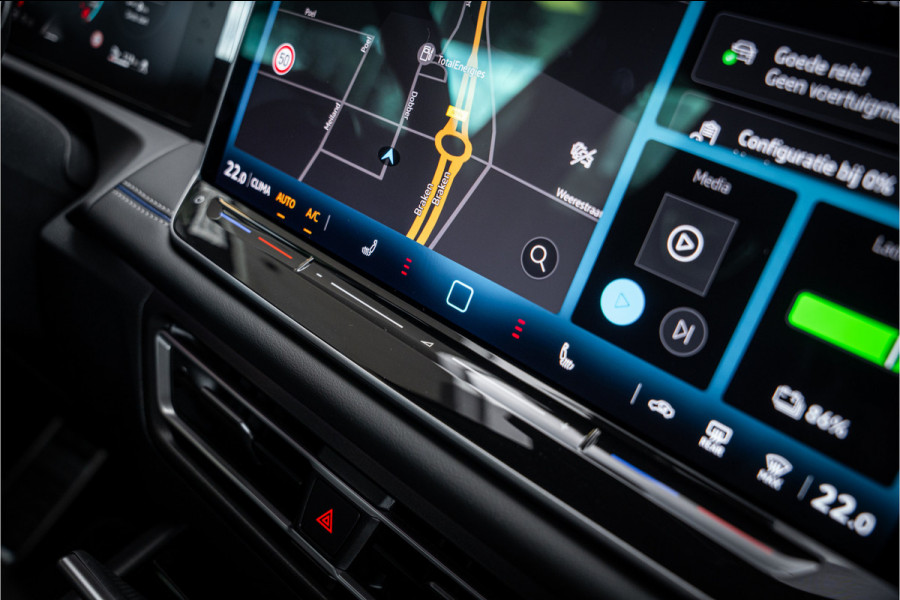 Volkswagen Tiguan 1.5 eHybrid R-Line Edition ** HUD ** Trekhaak ** 360 camera ** Massage Blackstyle **