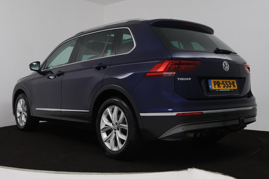 Volkswagen Tiguan 1.4 TSI ACT Highline (PANORAMADAK, TREKHAAK, STOELVERWARMING, LEER, DIGITALE COCKPIT, ACHTERUITRIJCAMERA) )
