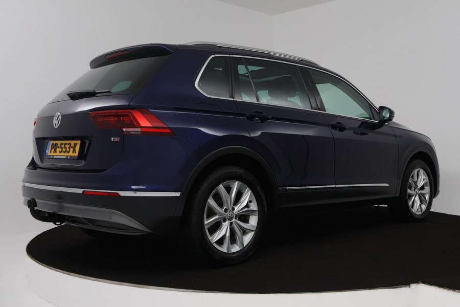 Volkswagen Tiguan 1.4 TSI ACT Highline (PANORAMADAK, TREKHAAK, STOELVERWARMING, LEER, DIGITALE COCKPIT, ACHTERUITRIJCAMERA) )