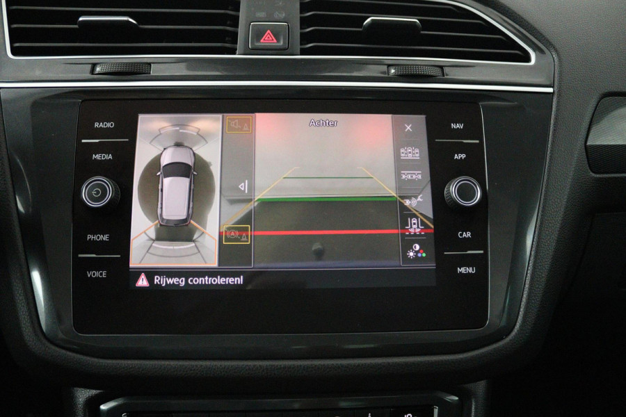Volkswagen Tiguan 1.4 TSI ACT Highline (PANORAMADAK, TREKHAAK, STOELVERWARMING, LEER, DIGITALE COCKPIT, ACHTERUITRIJCAMERA) )
