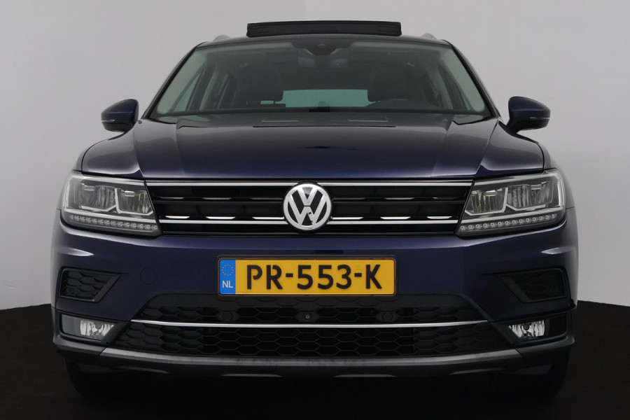 Volkswagen Tiguan 1.4 TSI ACT Highline (PANORAMADAK, TREKHAAK, STOELVERWARMING, LEER, DIGITALE COCKPIT, ACHTERUITRIJCAMERA) )