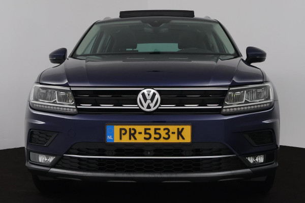 Volkswagen Tiguan 1.4 TSI ACT Highline (PANORAMADAK, TREKHAAK, STOELVERWARMING, LEER, DIGITALE COCKPIT, ACHTERUITRIJCAMERA) )