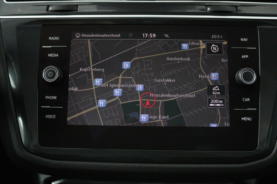 Volkswagen Tiguan 1.4 TSI ACT Highline (PANORAMADAK, TREKHAAK, STOELVERWARMING, LEER, DIGITALE COCKPIT, ACHTERUITRIJCAMERA) )