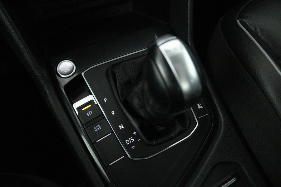 Volkswagen Tiguan 1.4 TSI ACT Highline (PANORAMADAK, TREKHAAK, STOELVERWARMING, LEER, DIGITALE COCKPIT, ACHTERUITRIJCAMERA) )