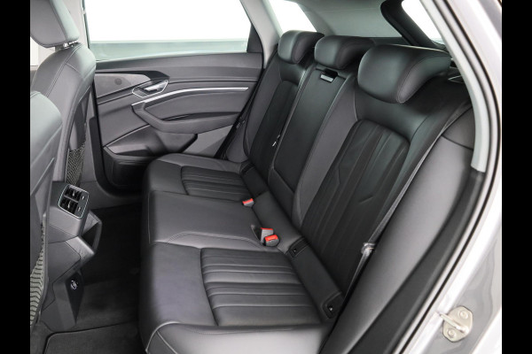 Audi e-tron e-tron 50 quattro Launch edition plus 71 kWh 313pk | SoH 90% | Panoramadak | Lederen bekleding | Adaptieve cruise controle | Elektrisch verstelbare voorstoelen | Memory
