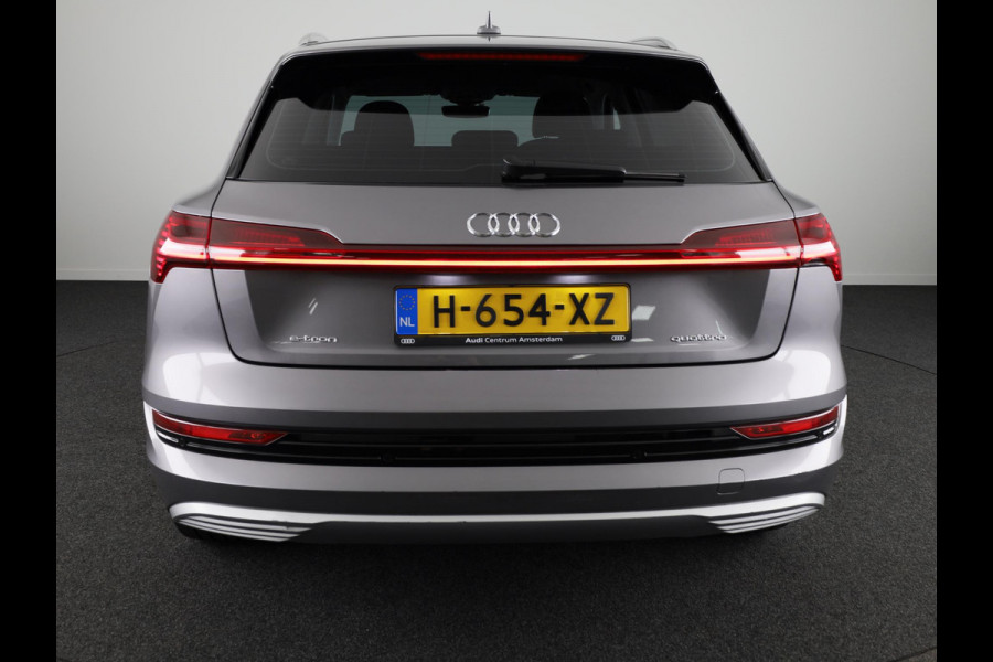 Audi e-tron e-tron 50 quattro Launch edition plus 71 kWh 313pk | SoH 90% | Panoramadak | Lederen bekleding | Adaptieve cruise controle | Elektrisch verstelbare voorstoelen | Memory