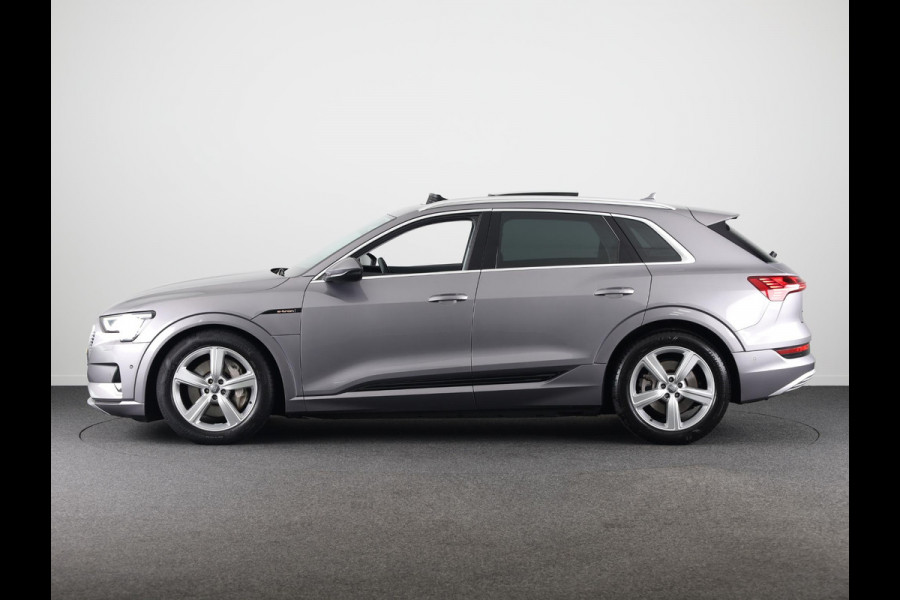 Audi e-tron e-tron 50 quattro Launch edition plus 71 kWh 313pk | SoH 90% | Panoramadak | Lederen bekleding | Adaptieve cruise controle | Elektrisch verstelbare voorstoelen | Memory