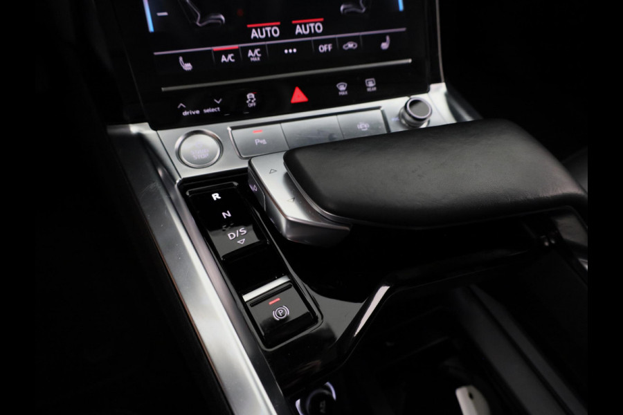 Audi e-tron e-tron 50 quattro Launch edition plus 71 kWh 313pk | SoH 90% | Panoramadak | Lederen bekleding | Adaptieve cruise controle | Elektrisch verstelbare voorstoelen | Memory