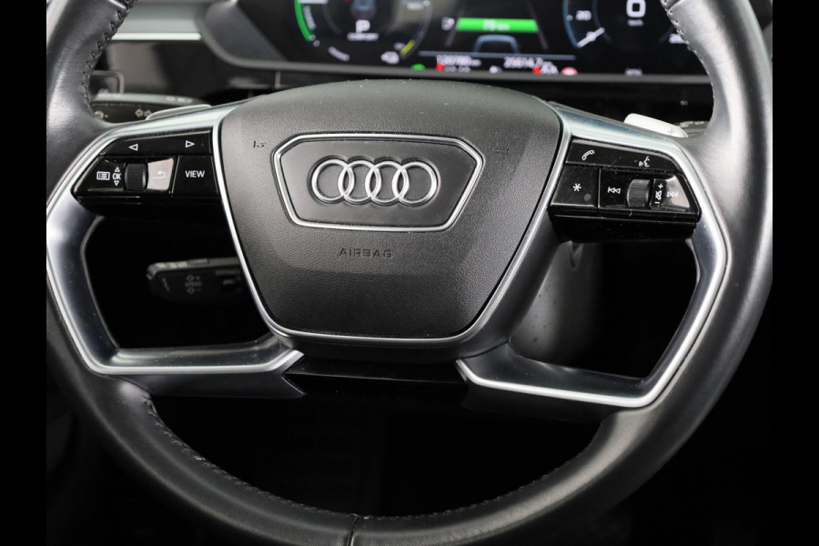 Audi e-tron e-tron 50 quattro Launch edition plus 71 kWh 313pk | SoH 90% | Panoramadak | Lederen bekleding | Adaptieve cruise controle | Elektrisch verstelbare voorstoelen | Memory