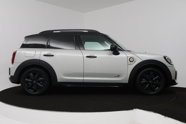 MINI Countryman 2.0 Cooper S E ALL4 Classic (PANORAMADAK, ACHTERUITRIJCAMERA, STOELVERWARMING, NAVIGATIE, LEER, CRUISE)