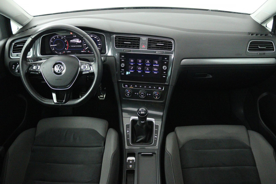 Volkswagen GOLF Variant 1.5 TSI Comfortline Business (PANORAMADAK, DIGITALE COCKPIT, CAMERA, STOELVERWARMING, CARPLAY NAVIGATIE)