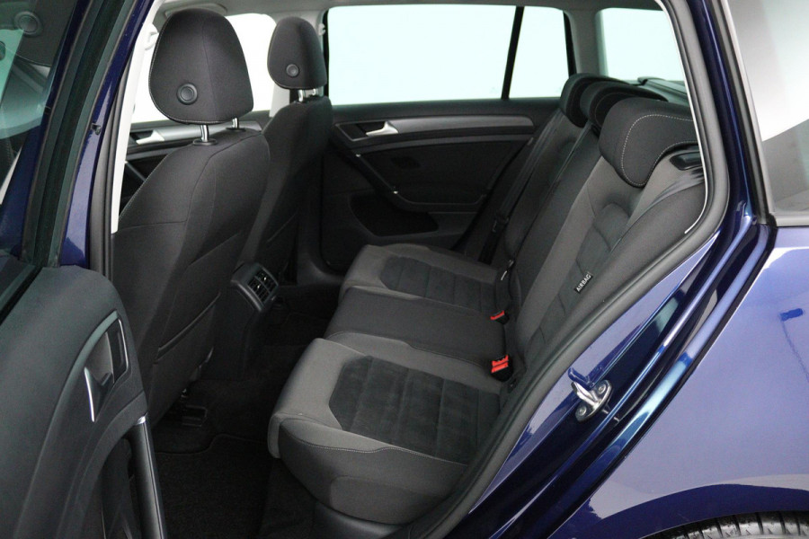 Volkswagen GOLF Variant 1.5 TSI Comfortline Business (PANORAMADAK, DIGITALE COCKPIT, CAMERA, STOELVERWARMING, CARPLAY NAVIGATIE)
