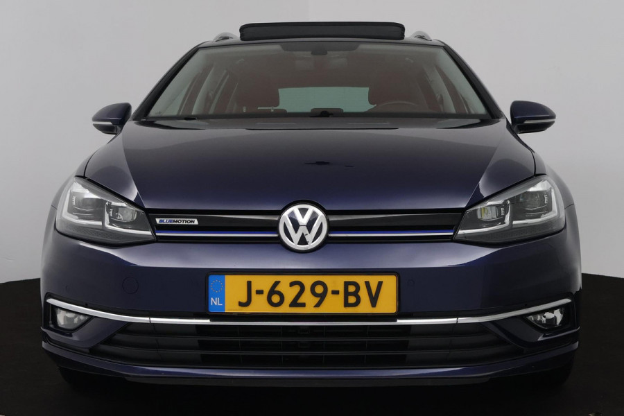 Volkswagen GOLF Variant 1.5 TSI Comfortline Business (PANORAMADAK, DIGITALE COCKPIT, CAMERA, STOELVERWARMING, CARPLAY NAVIGATIE)