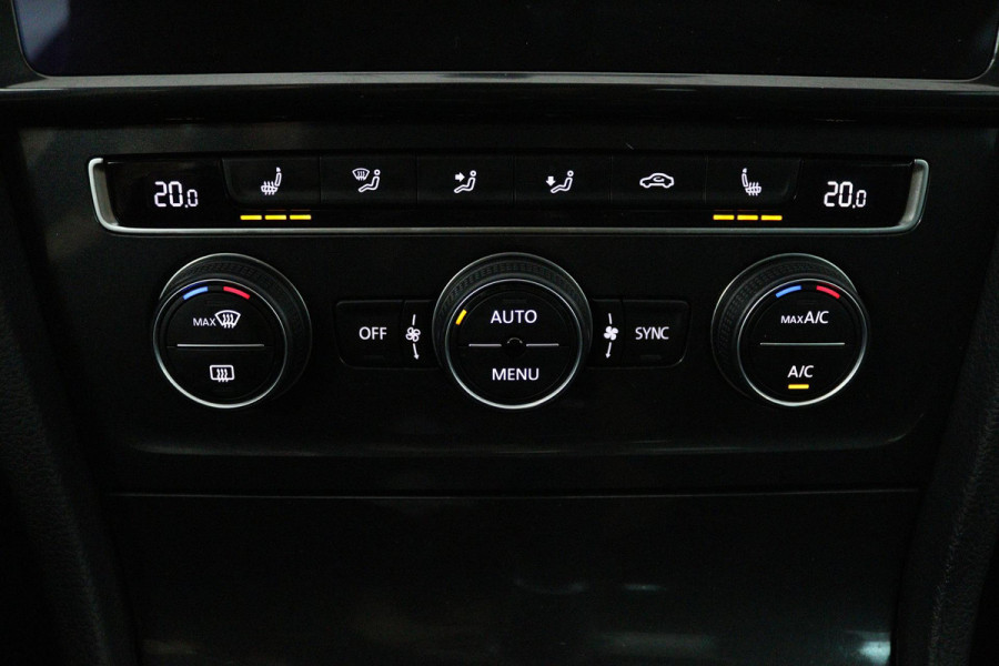 Volkswagen GOLF Variant 1.5 TSI Comfortline Business (PANORAMADAK, DIGITALE COCKPIT, CAMERA, STOELVERWARMING, CARPLAY NAVIGATIE)