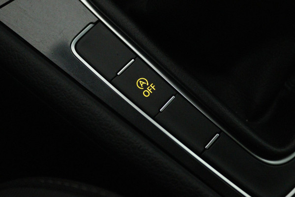 Volkswagen GOLF Variant 1.5 TSI Comfortline Business (PANORAMADAK, DIGITALE COCKPIT, CAMERA, STOELVERWARMING, CARPLAY NAVIGATIE)