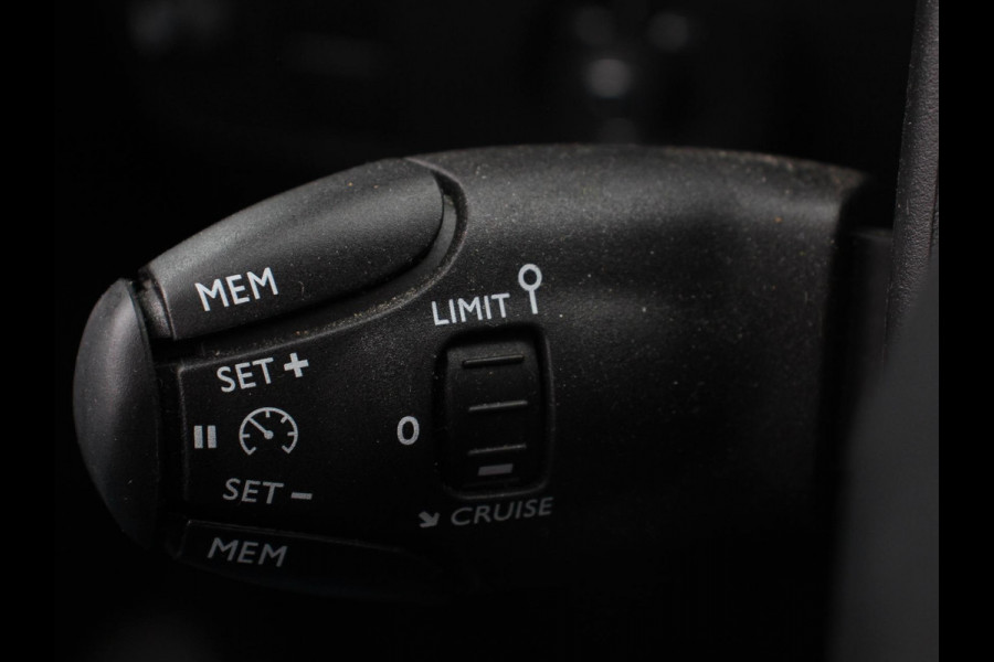 Citroën C3 1.2 PureTech 110pk Automaat Max Climate Control Navigatie Apple carplay / Android Auto Parksensoren Lichtmetalen Velgen Parkeer sensoren