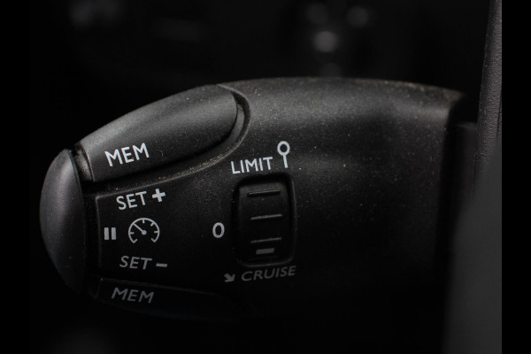 Citroën C3 1.2 PureTech 110pk Automaat Max Climate Control Navigatie Apple carplay / Android Auto Parksensoren Lichtmetalen Velgen Parkeer sensoren