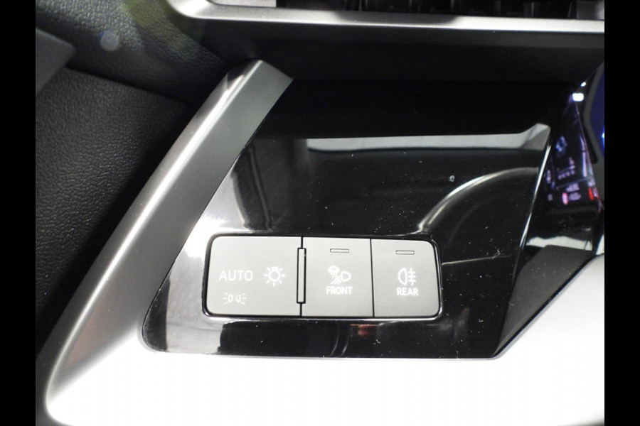 Audi A3 Limousine 30 TFSI Aut. Advanced Edition NAVI/VIRTUAL/LED/17"LMV! Audi A3 Limousine 30 TFSI Aut. Advanced Edition NAVI/VIRTUAL/LED/17"LMV!