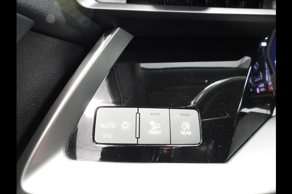 Audi A3 Limousine 30 TFSI Aut. Advanced Edition NAVI/VIRTUAL/LED/17"LMV! Audi A3 Limousine 30 TFSI Aut. Advanced Edition NAVI/VIRTUAL/LED/17"LMV!